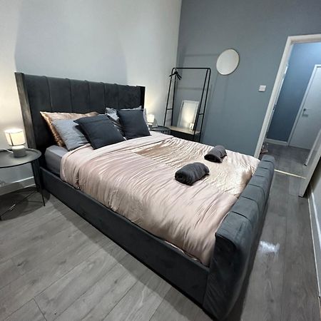 Central Locations 1 Bed Apartments Sleeps 4 London Exteriör bild