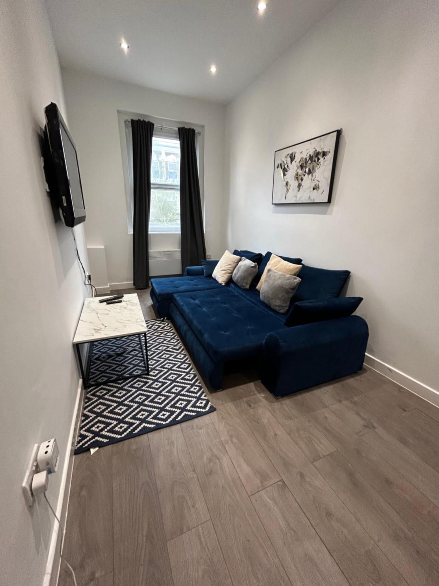 Central Locations 1 Bed Apartments Sleeps 4 London Exteriör bild