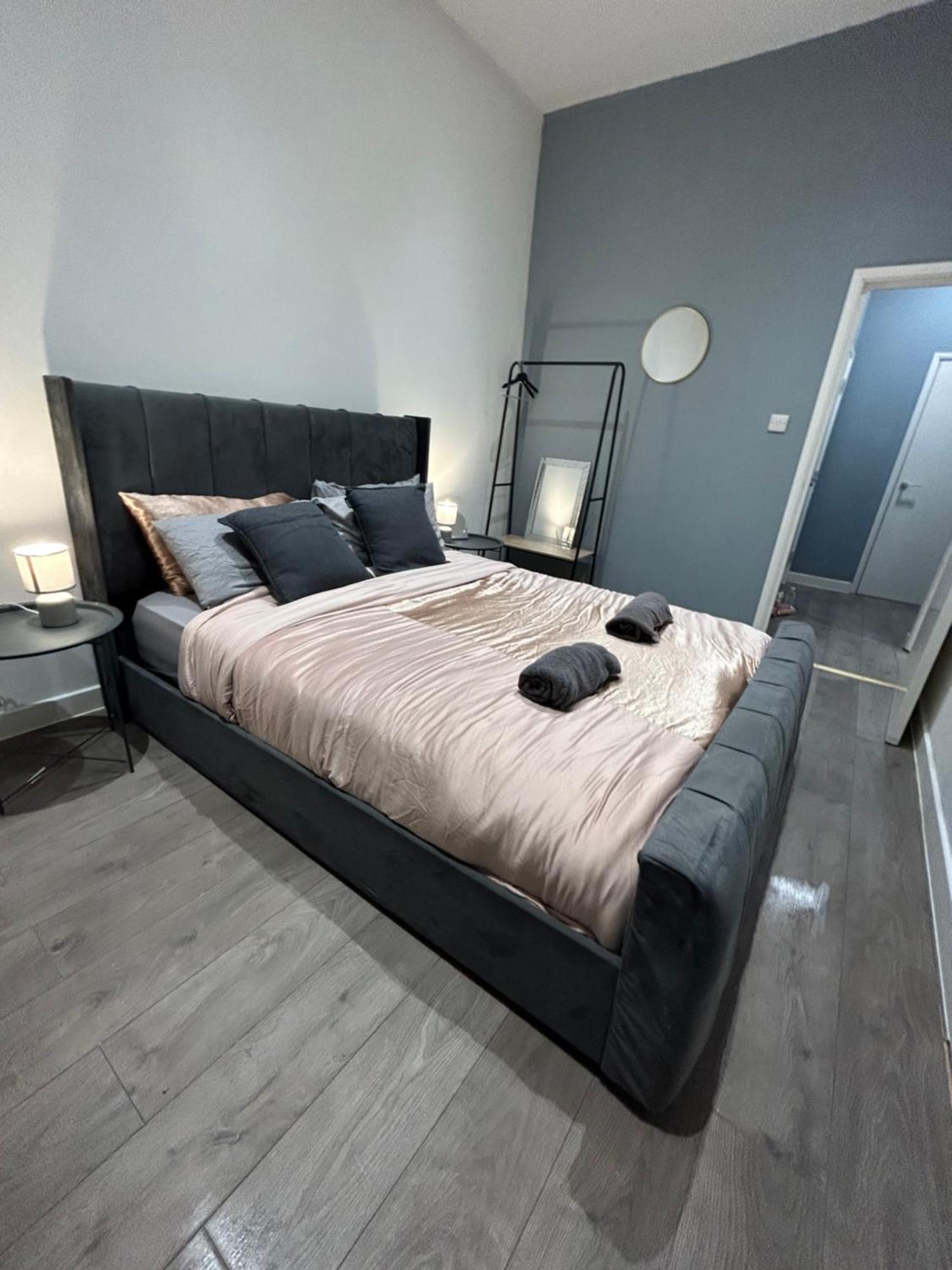 Central Locations 1 Bed Apartments Sleeps 4 London Exteriör bild